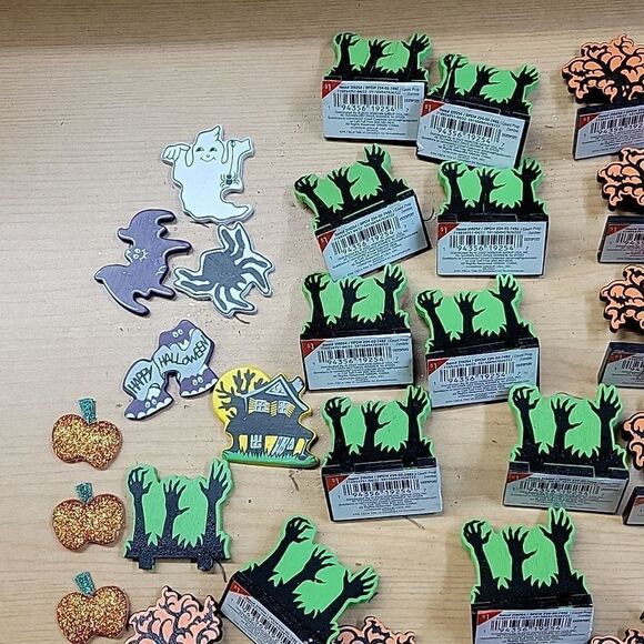 Halloween miniature wooden decorations 60+ items - Picture 6 of 8